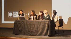 Primera Mesa a cargo de Valeria Semilla (MAMBA), Socorro Giménez Cubillos (MALBA), Karina Luchetti (Museo del Cine), Paula Casajús (Bellas Artes) y Giselle Bordoy (Wikimedia Argentina).